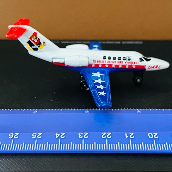2000 Vintage Matchbox Sky Busters DARE Lockheed Martin  Matchbox D.A.R.E. Plane